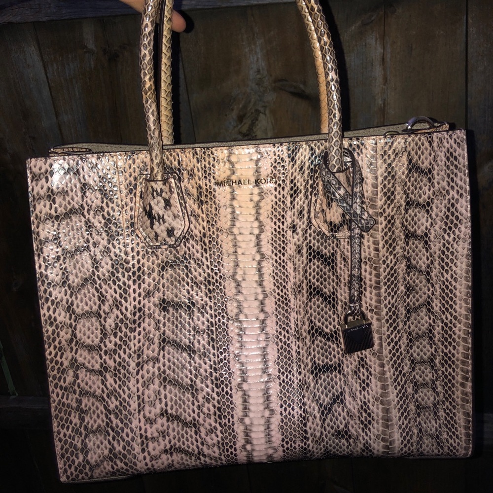 🔥Michael Kors snakeskin handbag🔥